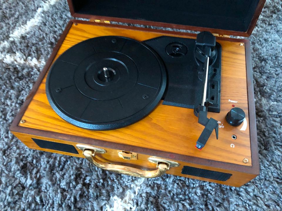 Plattenspieler Vintage Holz Koffer Stereo Lautsprecher in Altdorf Nürtingen