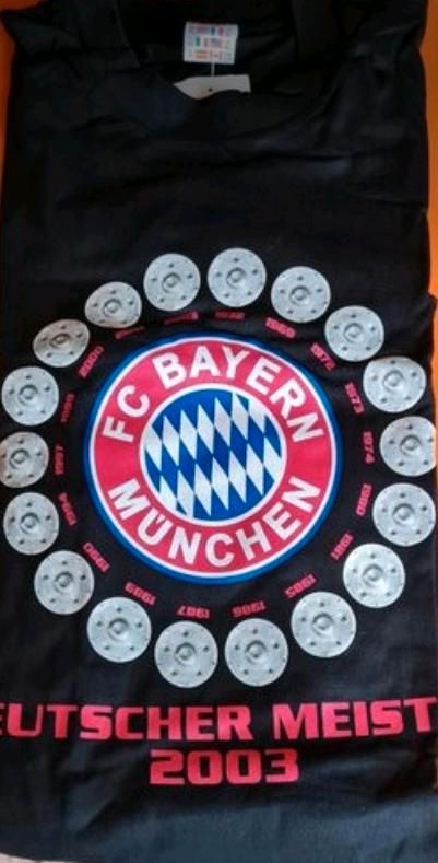 Adidas FC Bayern München-Verschieden T-Shirt's in Berlin
