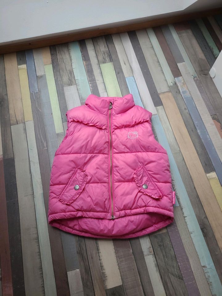 H&M Hello Kitty Weste Jacke ohne Ärmel dick Mädchen Kind rosa 122 in Erlangen