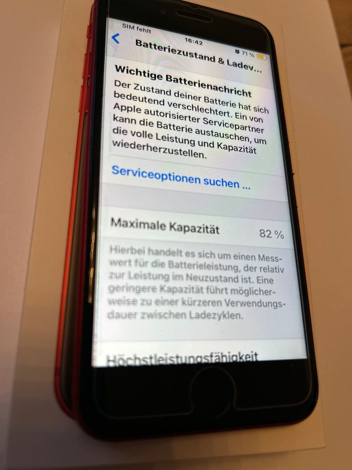 iPhone SE 128GB Red  Edition in Düsseldorf
