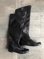 Lloyd Stiefel Reiterstiefel Leder flach 39 schwarz Hessen - Oberursel (Taunus) Vorschau