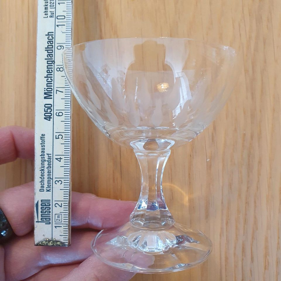 16 Kristallglas Gläser feiner Schliff Coctail in Mülheim (Ruhr)