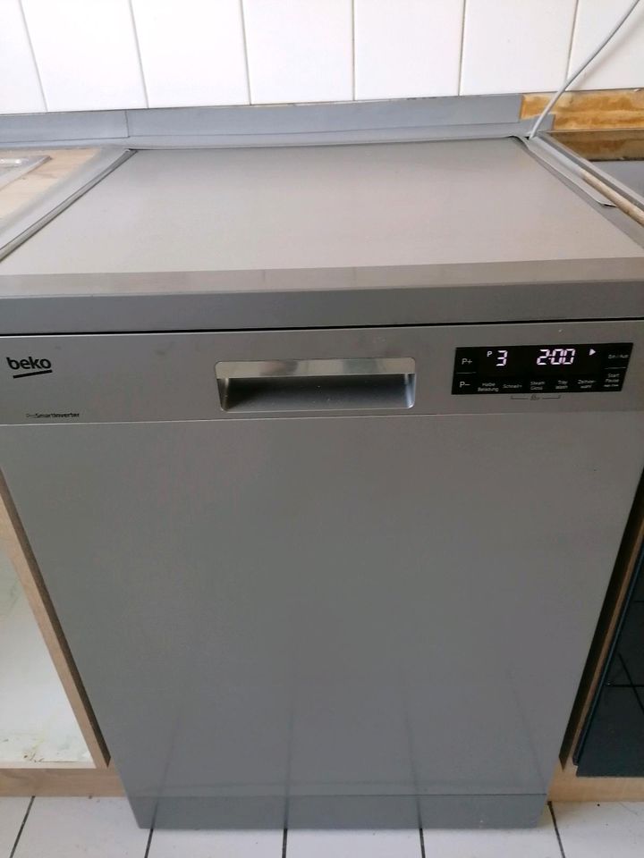 Beko Freistehende Geschirrspülmaschine in Moers