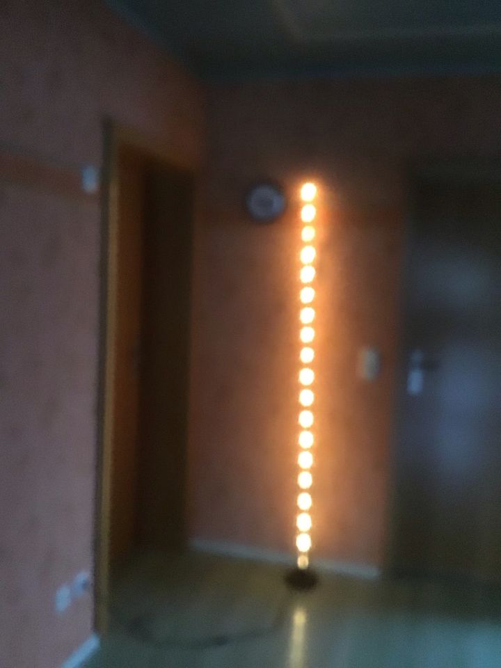 Verkaufe LED-Stehlampe. in Neustadt