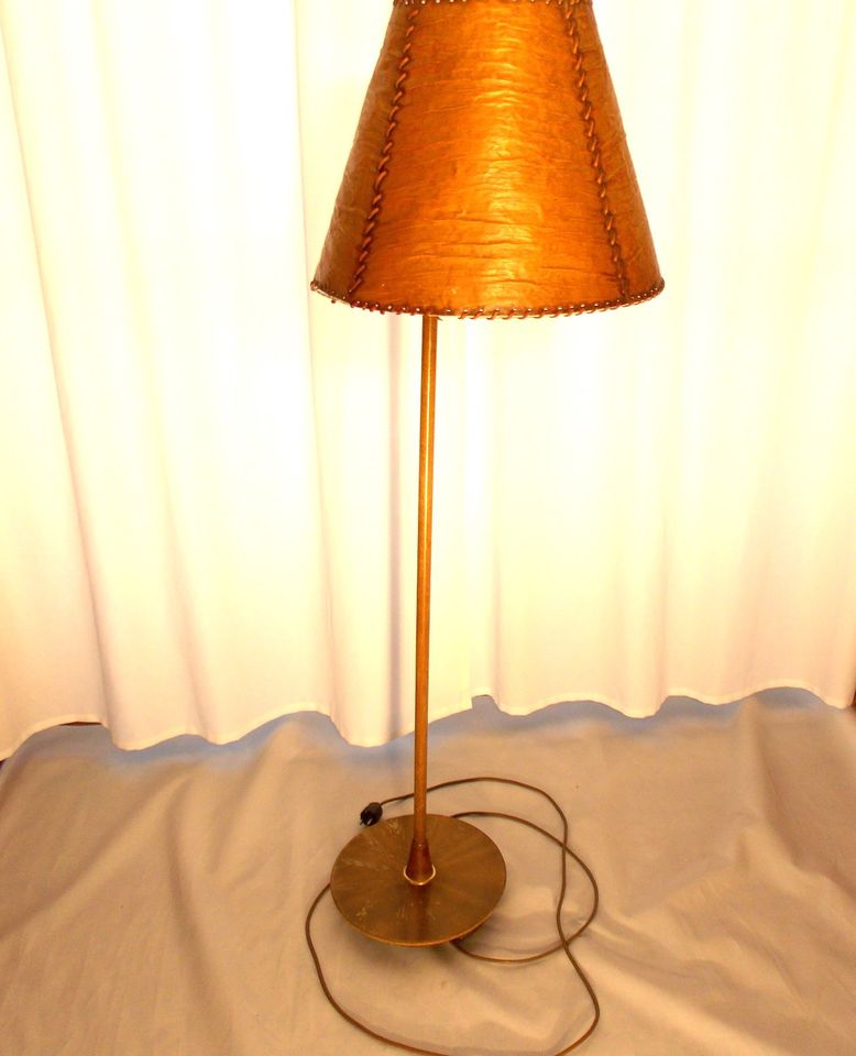 Vintage Stehlampe mit Naturhautschirm Antik Braun 140 cm 60er in Herleshausen