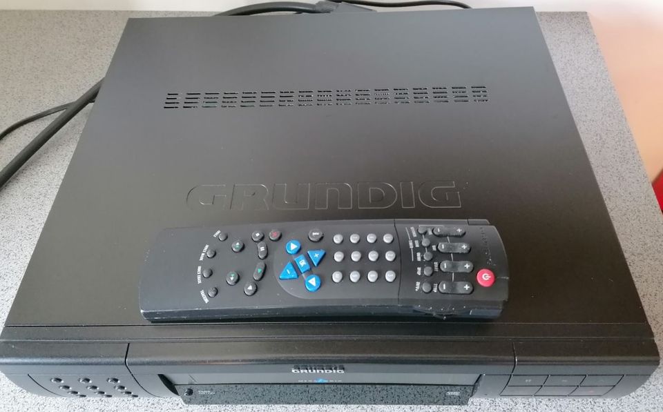 Videorecorder Grundig SE5102 Top Zustand in Sünching