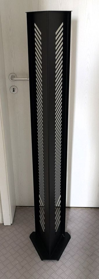 CD-Ständer aus Metall 142 cm hoch, sehr stabil in Rosbach (v d Höhe)