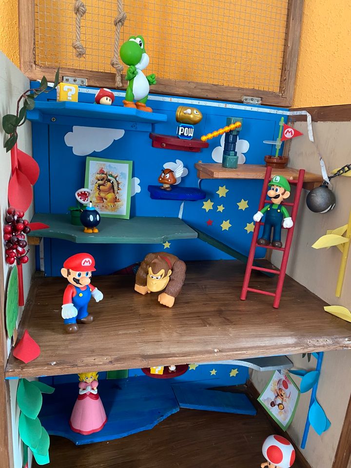 Super Mario Haus Spielhaus Puppenhaus in Waldbröl