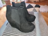 Stiefeletten Keilsohle High Heel Gr 39 guter Zustand Brandenburg - Glienicke/Nordbahn Vorschau