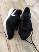 Schwarze Nike Schuhe Größe 39 Hessen - Ebsdorfergrund Vorschau