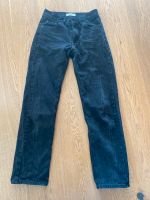 Pull&Bear  high waist  Jeans Gr 36 schwarz  straight leg Nordrhein-Westfalen - Solingen Vorschau