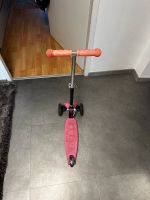 Fun Pro Roller Kinderroller Dreirad mit leuchtenden Rädern Nürnberg (Mittelfr) - Südoststadt Vorschau