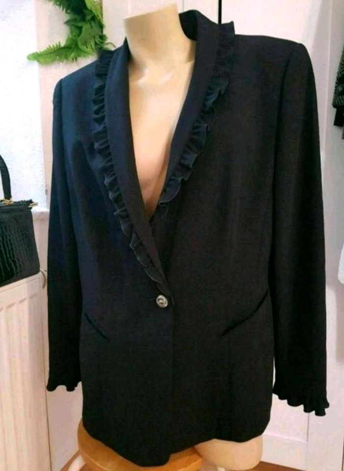 Top ESCADA Rüschen Blazer Gr.42 superschön in Tübingen