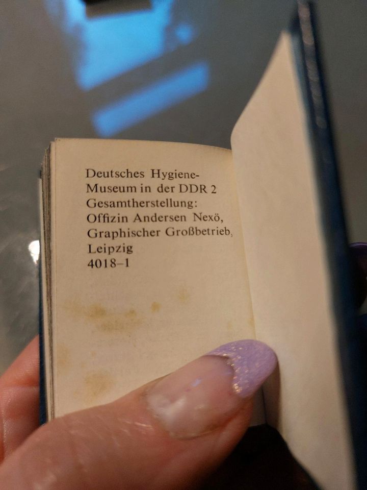 Sehr Kleine alte Bücher in Berlin