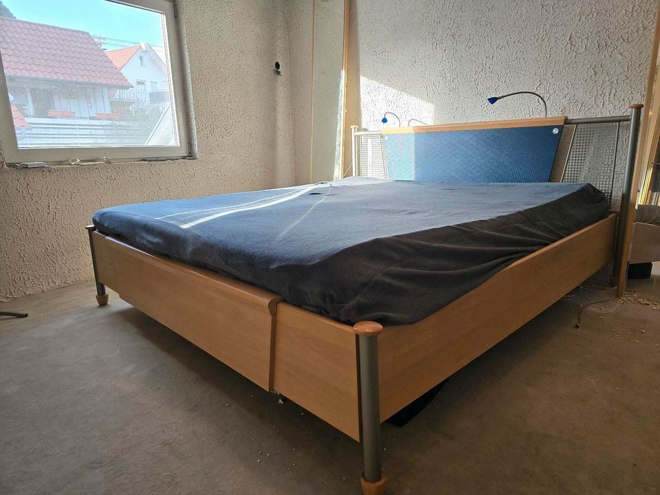 Design Doppelbett 160x 200  Metall Holz mit 2 x Lattenrost. in Pforzheim