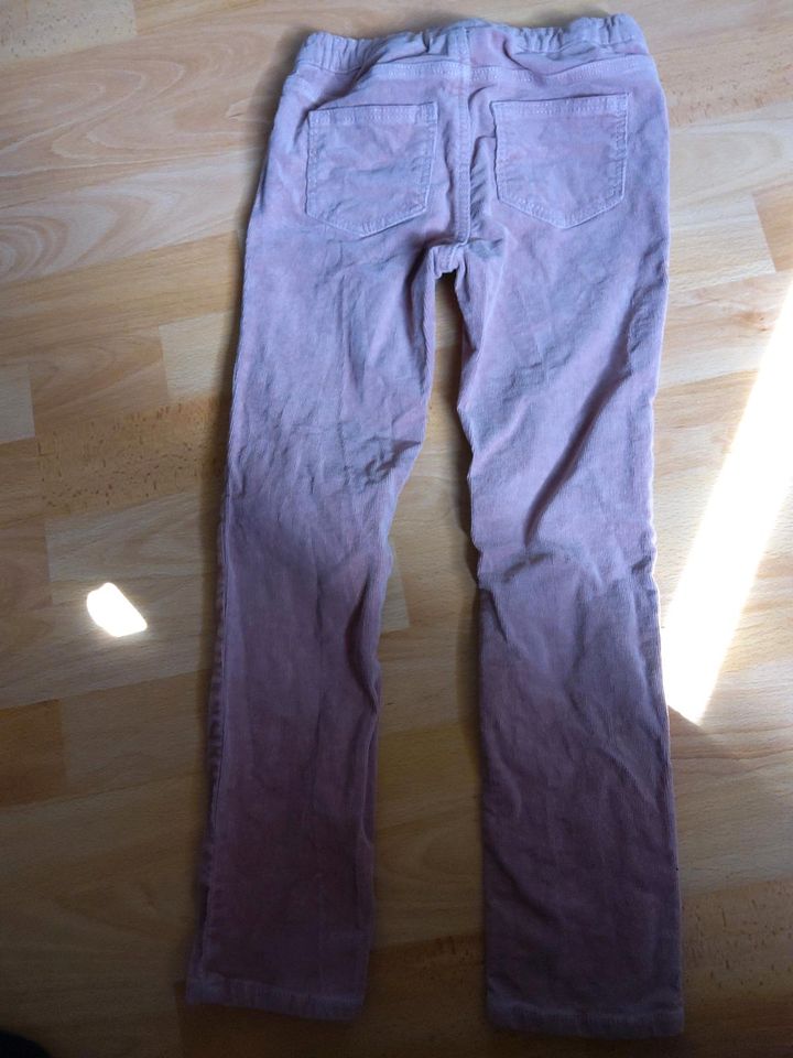 Cordhose gr. 122 von H&M in Leipzig