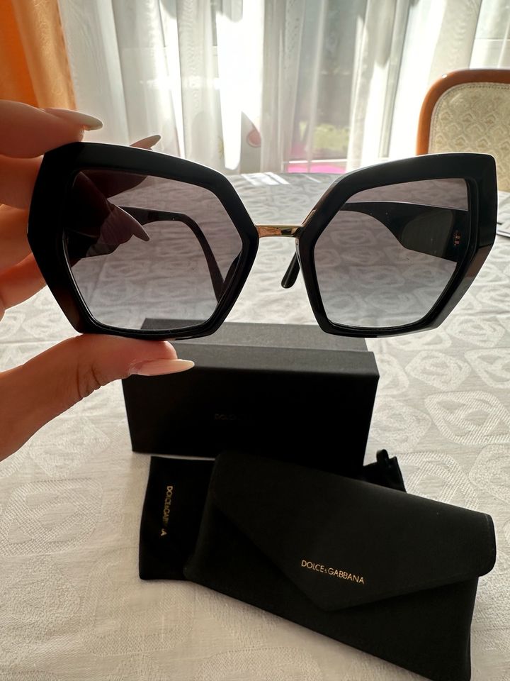 Dolce & Gabbana Sonnenbrille schwarz in München