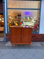 Fredericia Teak highboard Vintage Kommode Teakholz anrichte Sideboard 50er 60er 70er Danish Dänisch Design mid Century Mitte - Tiergarten Vorschau