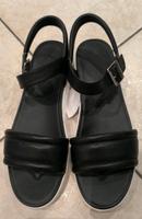 Ugg Sandalen Riemchensandale schwarz weiß Gr. 43 ungetragen Bayern - Burgkunstadt Vorschau