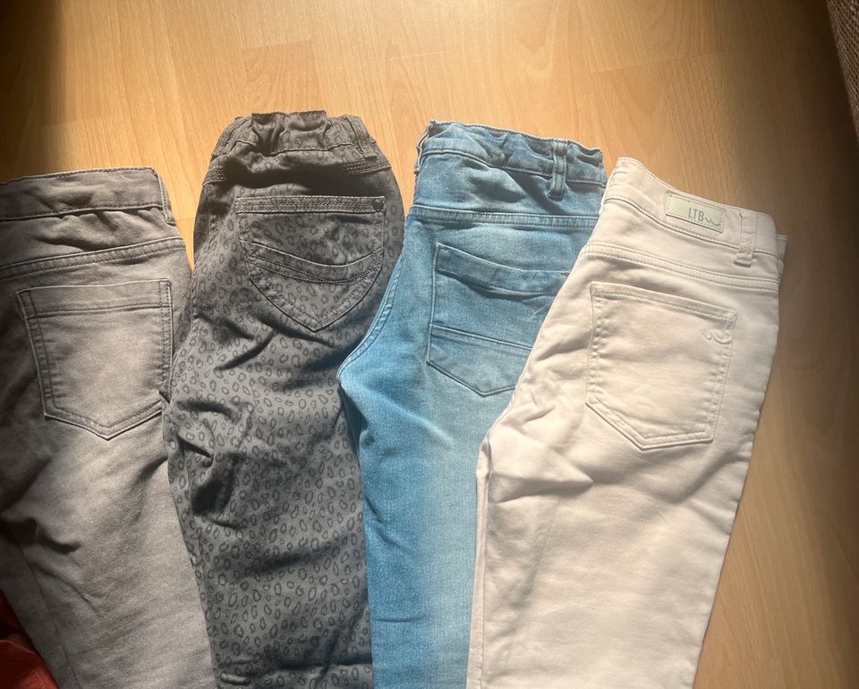 Mädchenjeans 152 in Bogen Niederbay