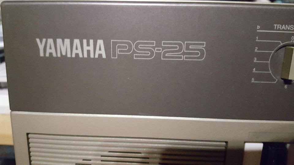 KEYBOARD YAMAHA PS-25 FUNKTIONIERT EINWANDFREI in Essen