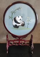 Chinesische Seidenstickerei China Holzständer Panda Pandababy Köln - Vingst Vorschau