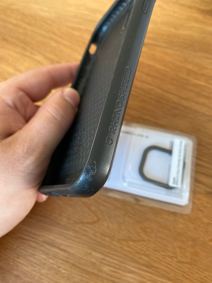 Iphone 11 Rhinoshield SolidSuit schwarz mit Magsafe Ring in Nörvenich