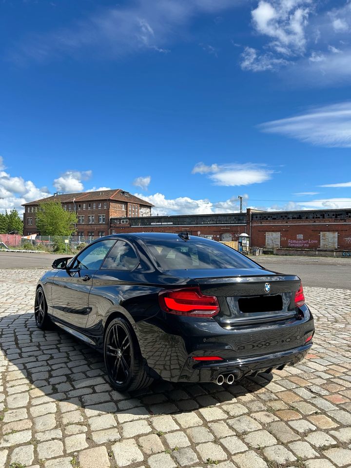 BMW 2er M Sport  F22 220i in Erfurt