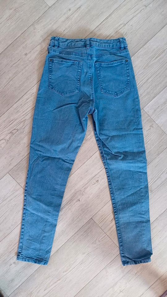 2 Jeans Hosen Mädchen in Markranstädt