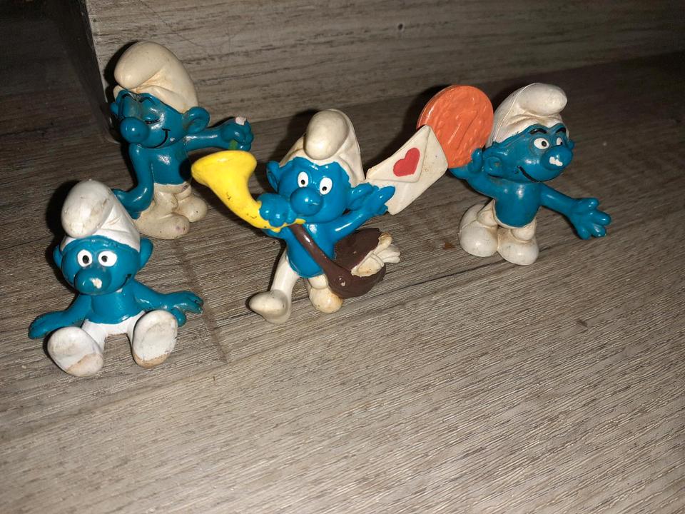 4 Schlümpfe Pfennigschlumpf Postschlumpf sitzender Schlumpf in Koblenz