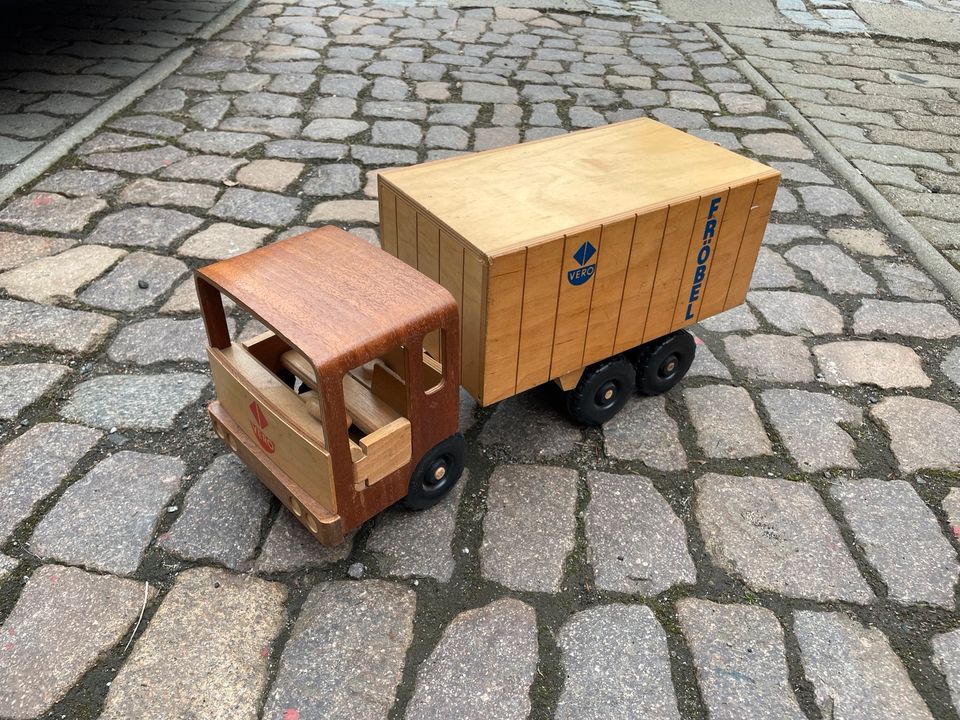 Holzspielzeug Fröbel LKW, Laster, Transporter in Klipphausen