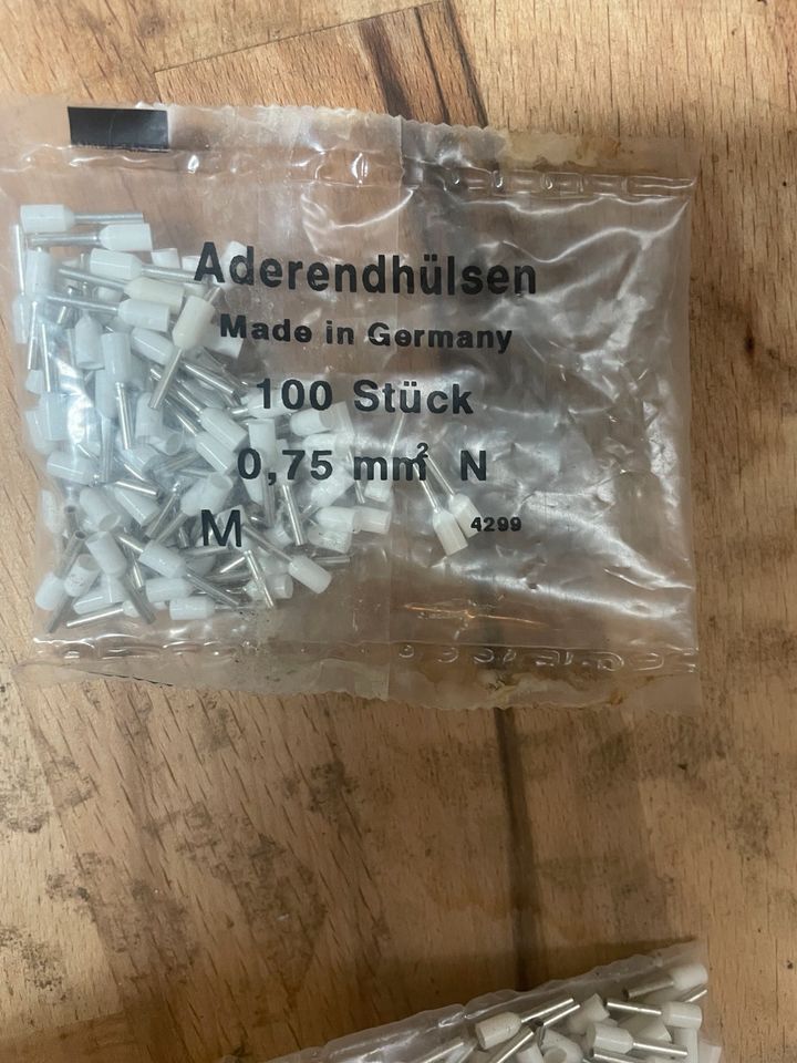 100 stk Isolierte Aderendhülse 0.75 mm in Lage