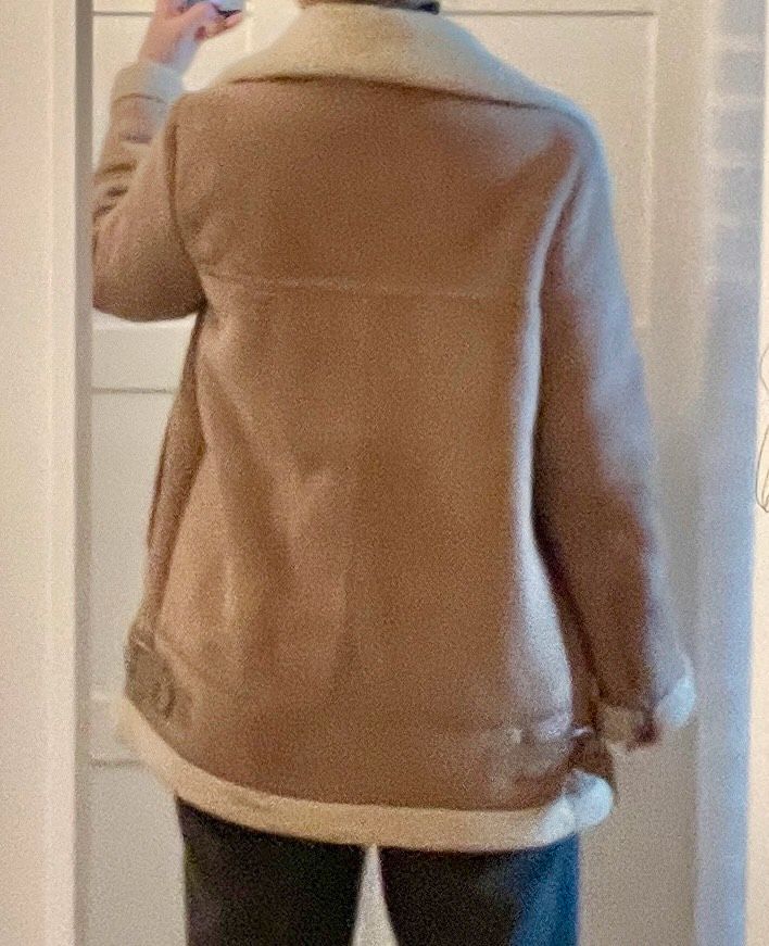 Zara Veloursleder Bikerjacke Teddyfutter S/M Beige in Berlin