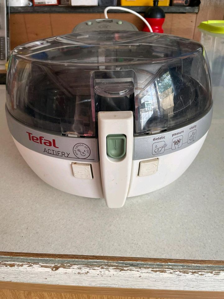 Tefal ActiFry Heißluftfritteuse in Hamburg