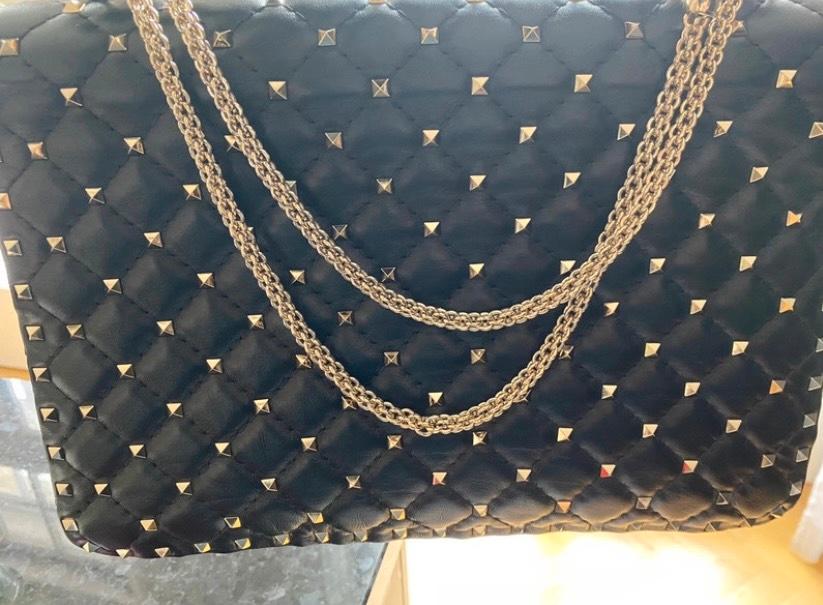 Valentino mittelgroße Rockstud Spike aus Nappaleder in München