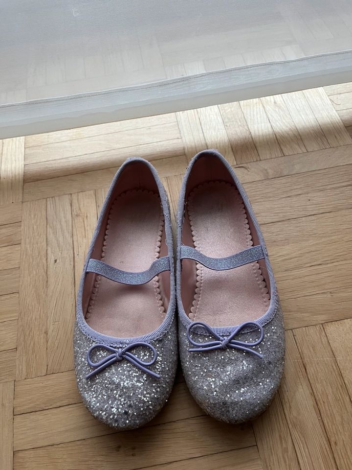 Ballerinas 6€ in Preußisch Oldendorf