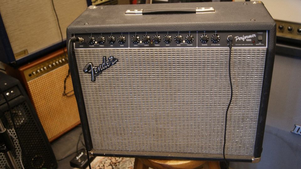 FENDER PERFORMER 1000 COMBO-AMP 12"-SPEAKER STAGE-SOUND in Berlin