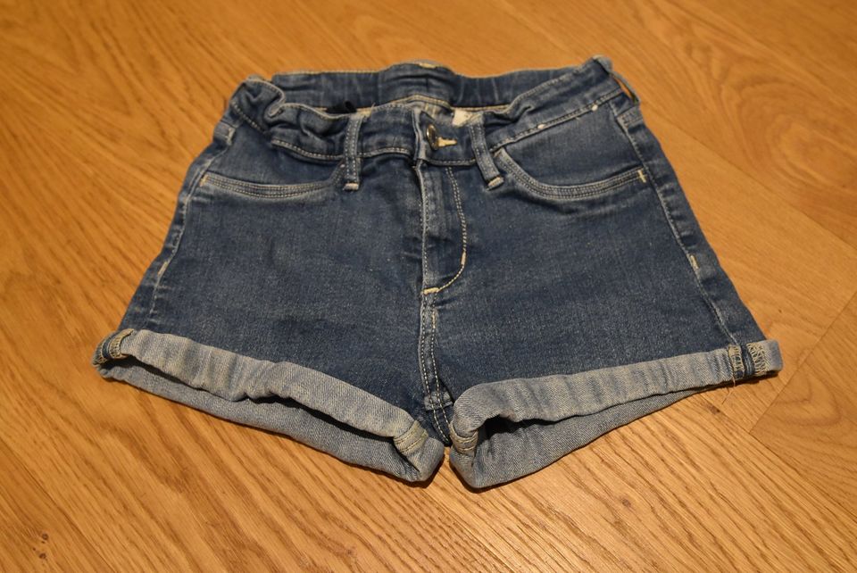 H&M Shorts Jeansshorts Jeans kurz kurze Hose blau Gr. 134 in Wolfsburg