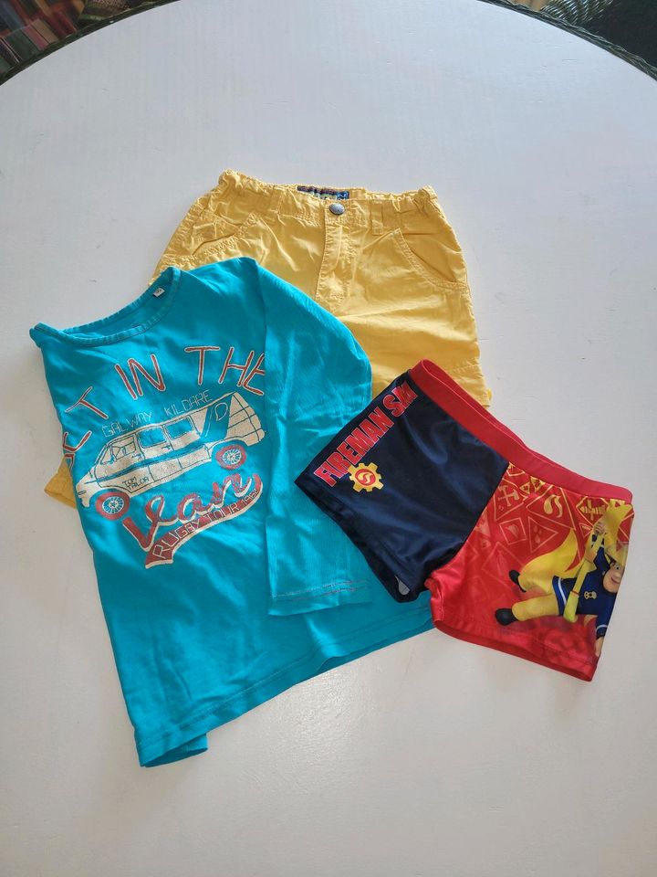 Kleiderset Hose Shorts T-Shirt Badehose Feuerwehrman Sam Gr. 122 in Bannewitz