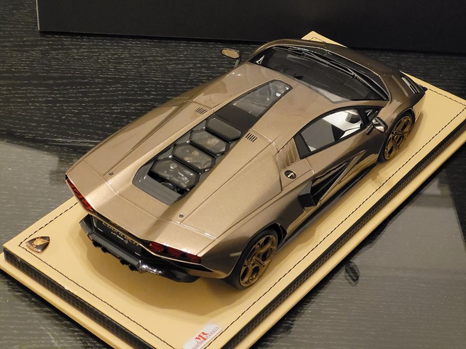 1:18 Lamborghini Countach LPI 800-4 luci del bosco MR Collection in Katzenelnbogen