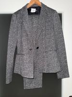 Wie neu! Montego Hosenanzug Gr. 40 Gr. 38 schwarz weiß Muster Stuttgart - Bad Cannstatt Vorschau