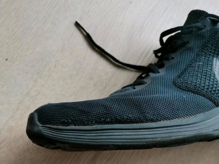 Nike Revolution 3 schwarz Größe 48.5 in Pfedelbach