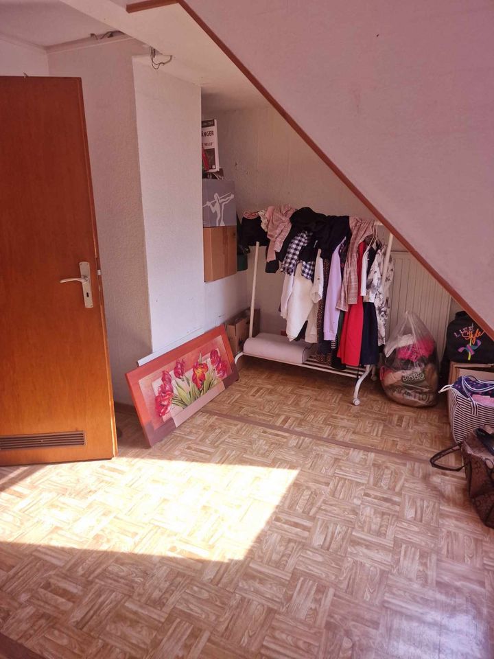 2-3 Zimmer Wohnung, Küche, Bad in Stadtoldendorf ab 01.06. in Stadtoldendorf