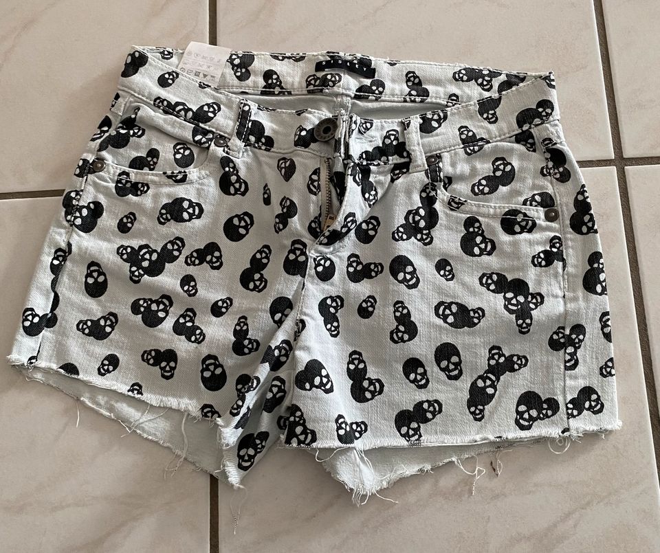 Totenkopf Short von Sisley in Pirmasens