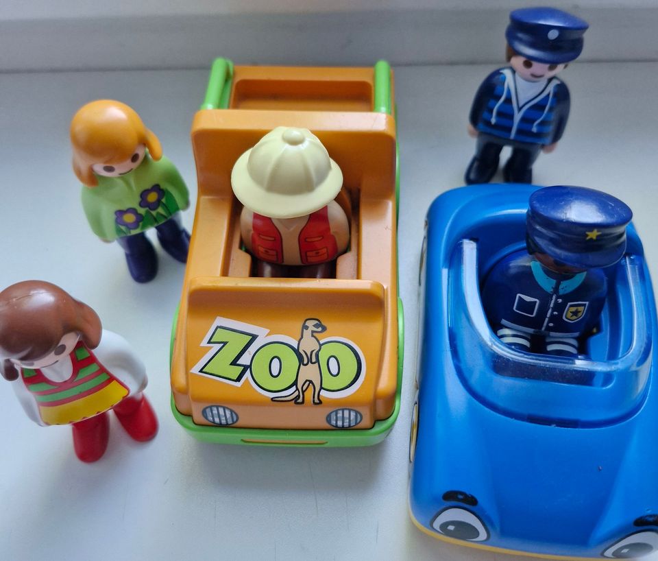 Playmobil 2 Autos und 5 Figuren für Kinder ab 1 Jahr in München