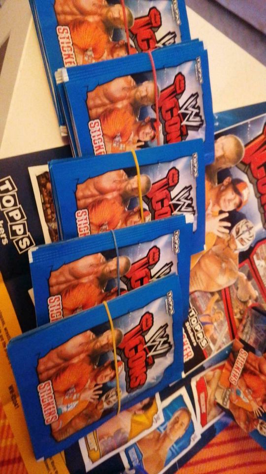 WWE Icons 50 Sticker 1 x komplette Box in Elsenfeld