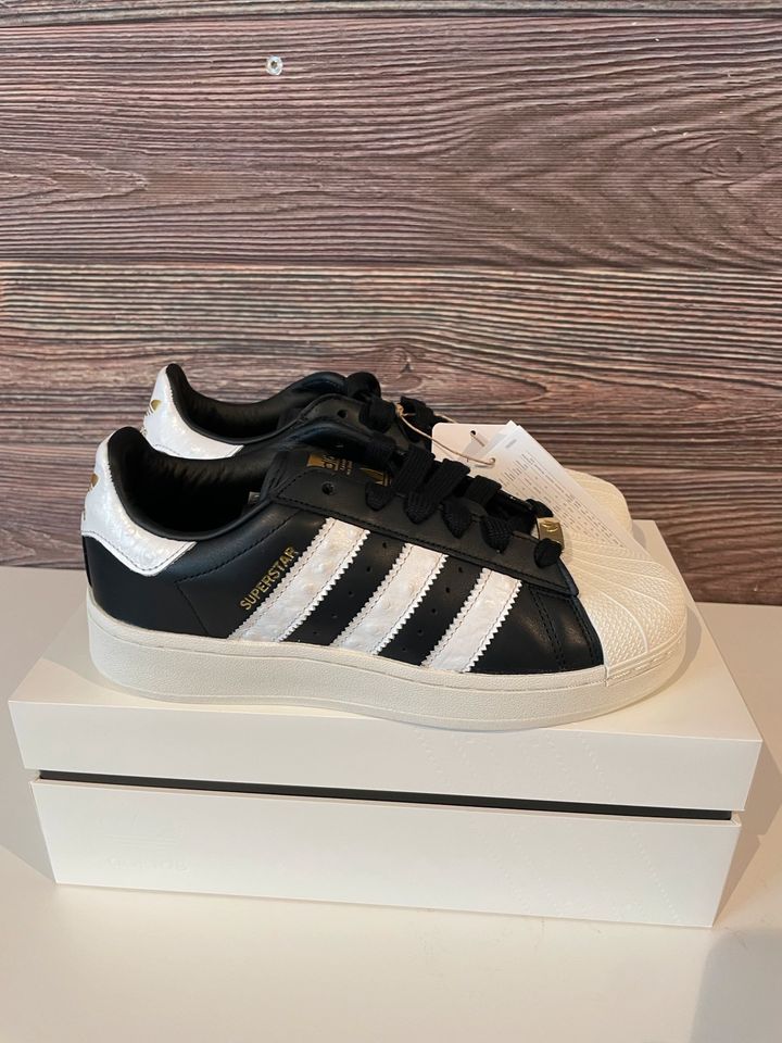 Adidas Superstar XLG Black Gold - EU 39 1/3 & NEU in Bayern - Schwangau |  eBay Kleinanzeigen ist jetzt Kleinanzeigen