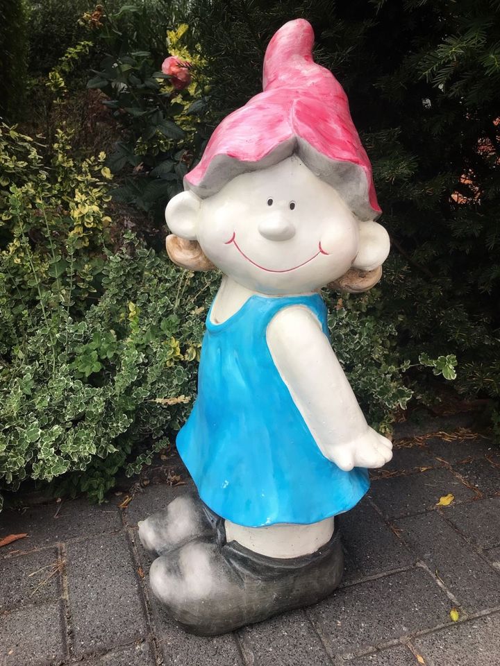 Tonfigur Garten Wintergarten Mädchen Zwerg Zwergenmutter Riese in Gronau (Westfalen)