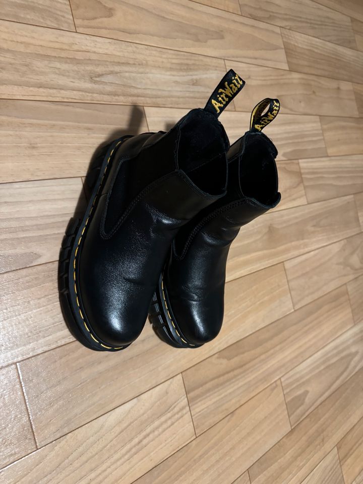 Dr Martens Damen Stiefel in Olpe