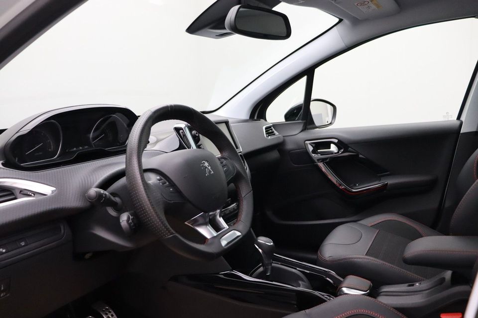 Peugeot 2008 Allure Automatik GT-Line Panorama in Sögel